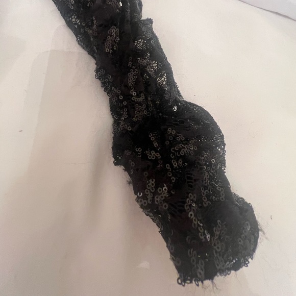 ABYSS BY ABBY Lace gown - Picture 6 of 7